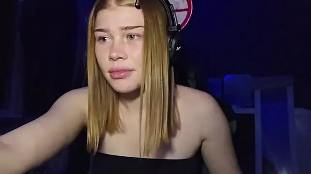 Chat +18 de LizaVogan ao vivo
