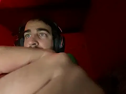 young_bear06's Live XXX Chat