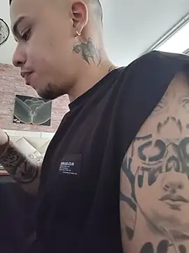 AlphaMasterXxx's Live XXX Chat