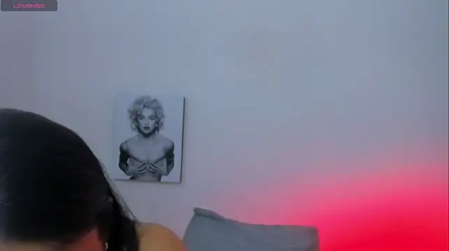 Chat +18 de Millie_bobby ao vivo