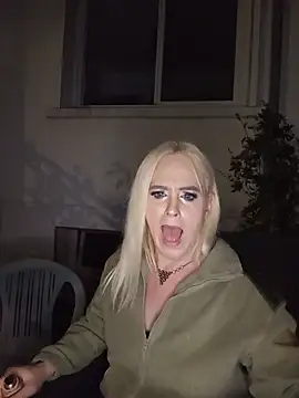 צ'אט XXX בשידור חי של teddythebeer86