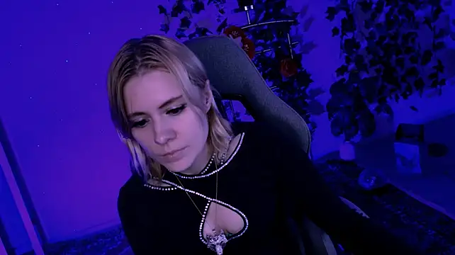 XXX chat uživo modela Kumiho_7777