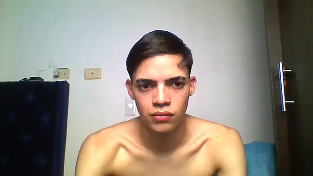 Latinos_2001 Obrolan Langsung XXX