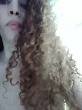 Kleopatracolo's Live XXX Chat