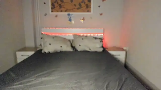 XXX chat uživo modela Rebeka2589