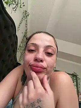 Chatroom XXX en direct de PrettypVssyy