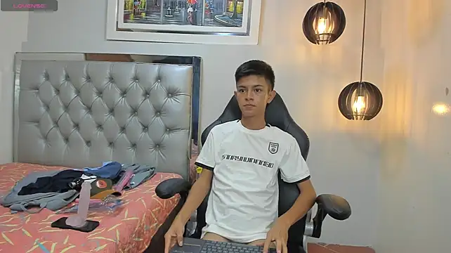 fem_danny7 Webcam Show