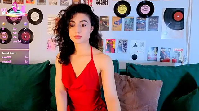 Maya_Rogerss Adlı Modelin Canlı XXX Sohbeti