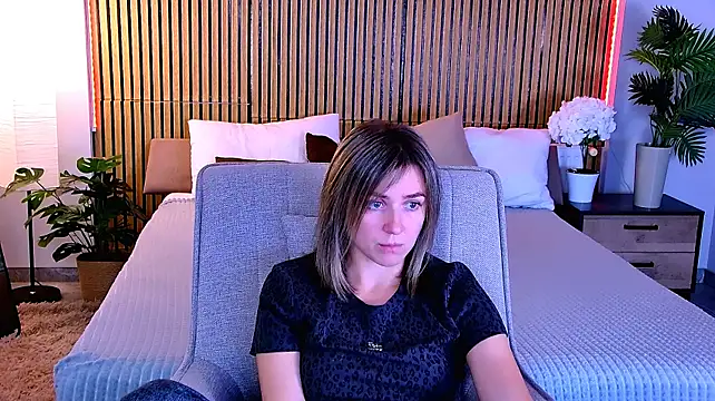 Chat +18 de EmeraldGlow ao vivo