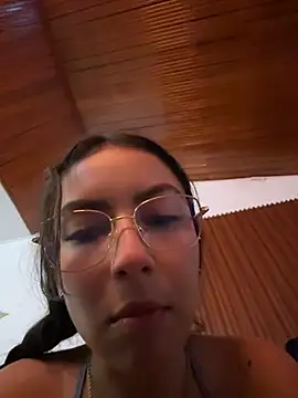 Julieth_ec_ Chat XXX in diretta
