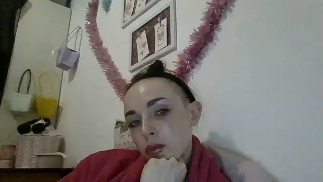 Trinsy_Love Chat XXX live