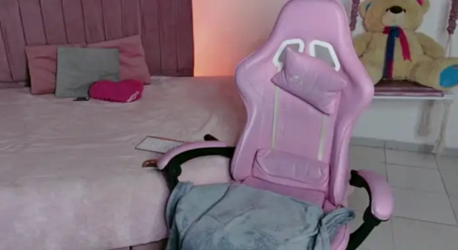 XXX chat uživo modela uchiiky_doll