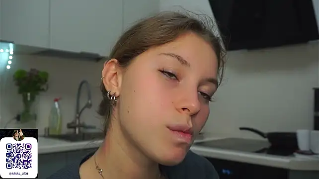 Sairallyn's Live XXX Chat