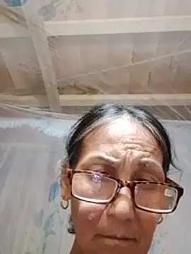 Chat XXX en directo de Magy-006