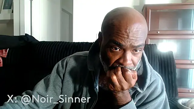 sinnernoir's Live XXX Chat
