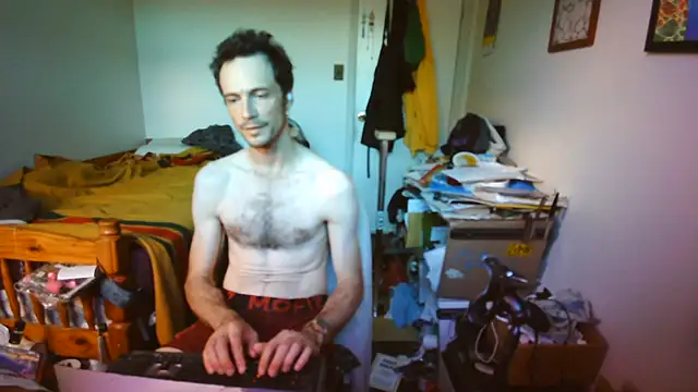 Chatroom XXX en direct de JohnnyMoves
