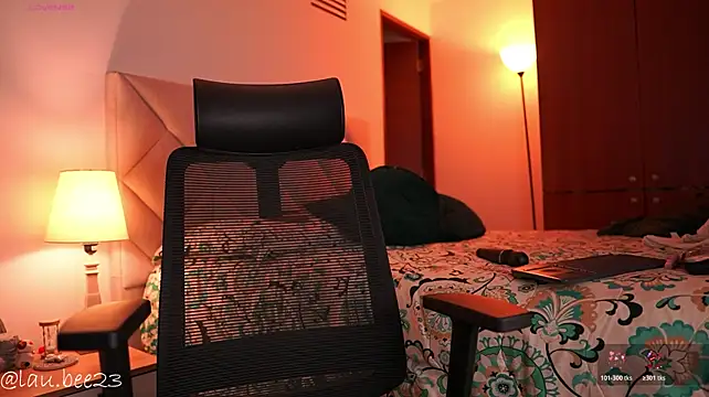 Lau_Bee Chat XXX in diretta