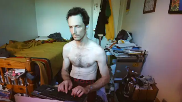 צ'אט XXX בשידור חי של JohnnyMoves