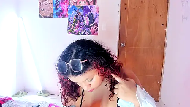 Emily_Coper18's Live XXX Chat