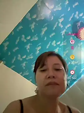 lililuo 在線直播表演