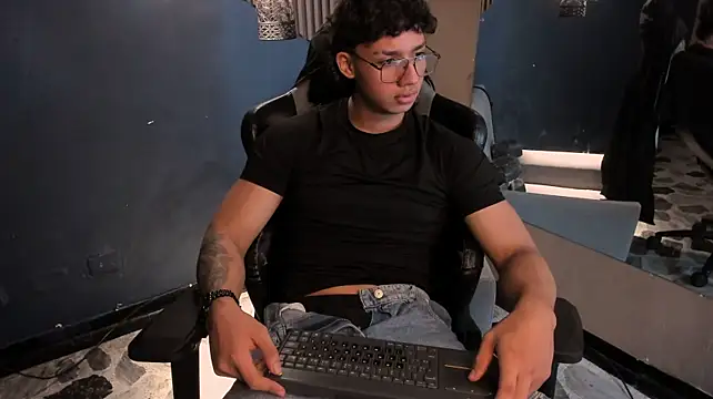 Axxel_Muscle XXX чат на живо