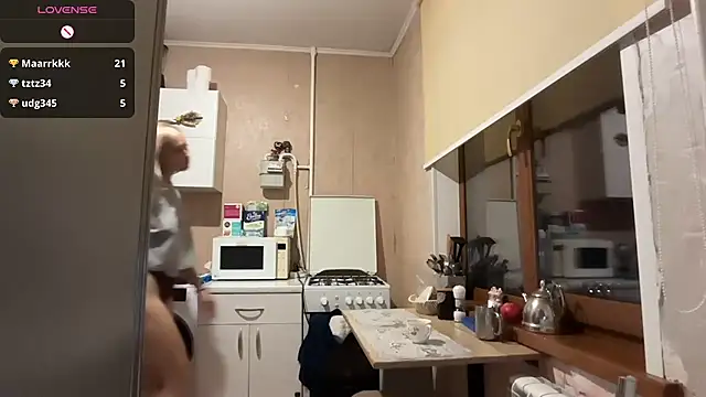 Chat +18 de AngelJeni ao vivo