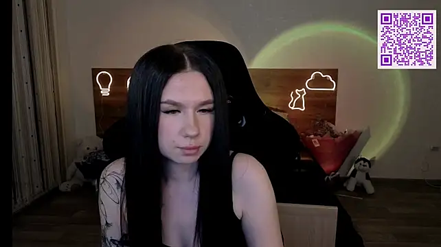 luna_noir_228 Adlı Modelin Canlı XXX Sohbeti