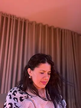دردشة Aliinak الجنسية المباشرة