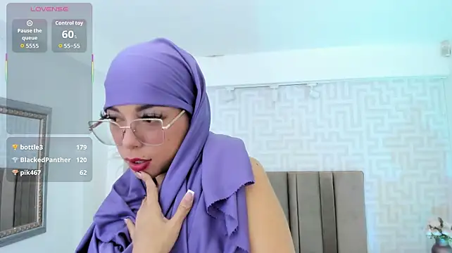 naishaa_ Chat XXX live