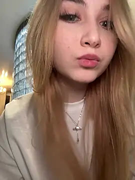 MarlboroWeb's Live XXX Chat