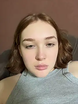 LunaBlom12's Live XXX Chat