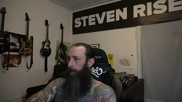 Chat +18 de StevenRiseNYC ao vivo