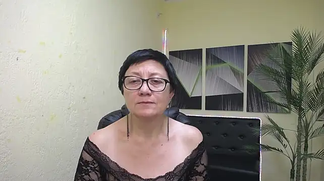 EmilyL0ve 现场XXX聊天