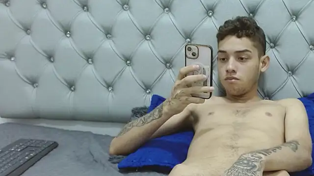 Chat +18 de Nico_Sterling ao vivo