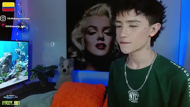 maxiy_001's Live XXX Chat