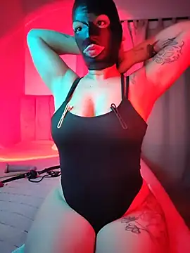 SilentDoll Adlı Modelin Canlı XXX Sohbeti