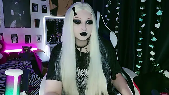 Kitty_goth's Live Chat Room