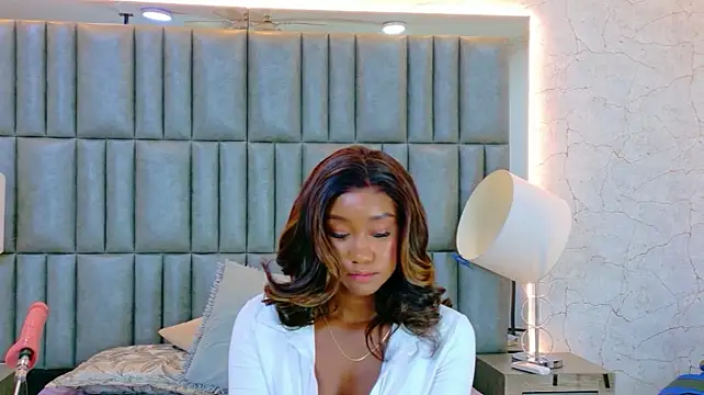 TylaWest live XXX chat