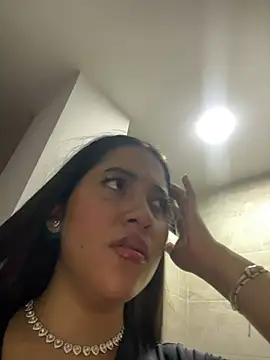 Nhefertary Adlı Modelin Canlı XXX Sohbeti