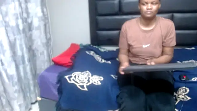 AfricanCurves22 Live XXX Chat