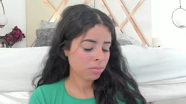 emma_castilloo Adlı Modelin Canlı XXX Sohbeti