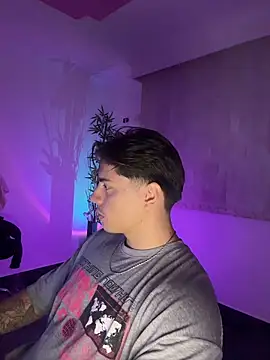 Chat +18 de Giordano_Russo ao vivo