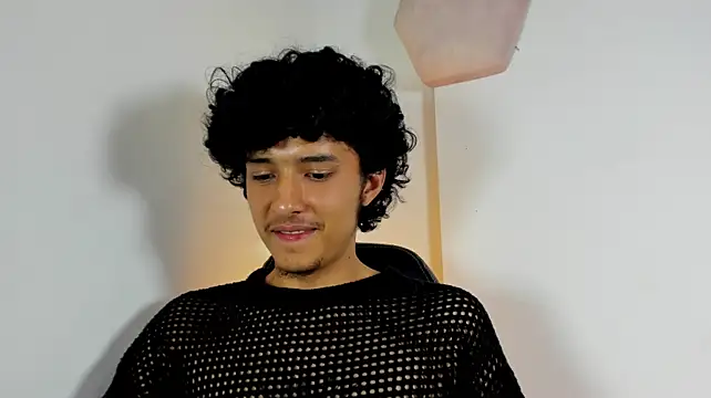 Chat +18 de santi_twink ao vivo