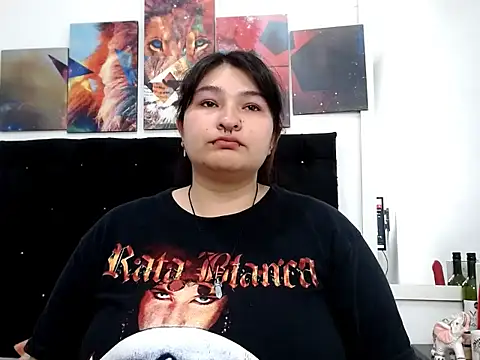 LauraHorny69's Live XXX Chat