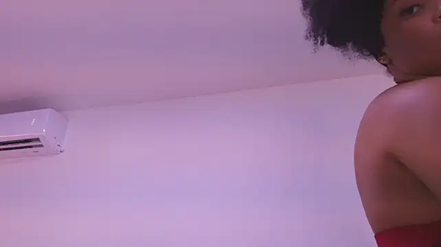 naia_blessed's Live XXX Chat