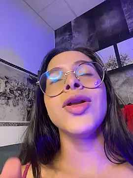 HappyKittyXXX – Naživo XXX chat