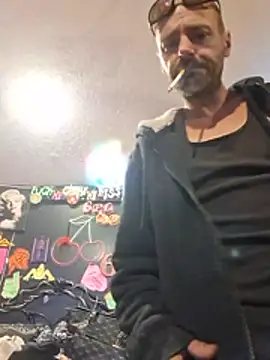 DaddyAndSplashQueen élő XXX-chatje