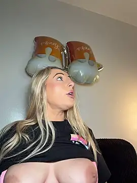 XXX chat uživo modela Strongqueen