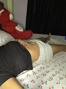 young_couple16 Adlı Modelin Canlı XXX Sohbeti