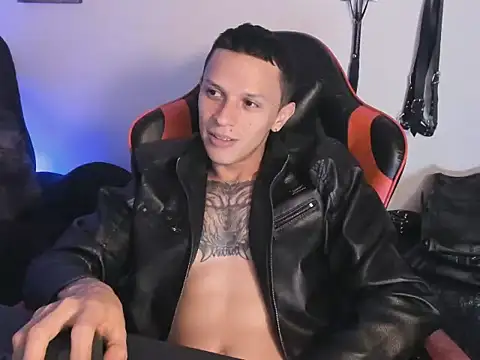 Masterdave7's Live XXX Chat